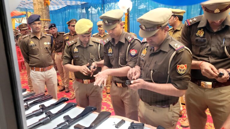 PILIBHIT NEWS: पुलिस अधीक्षक द्वारा थाना पूरनपुर का किया गया वार्षिक निरीक्षण, दिए आवश्यक दिशा-निर्देश।