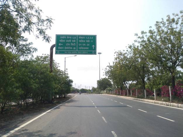 NOIDA NEWS: मॉडल औद्योगिक क्षेत्र के रूप में विकसित होगा इकोटेक-3