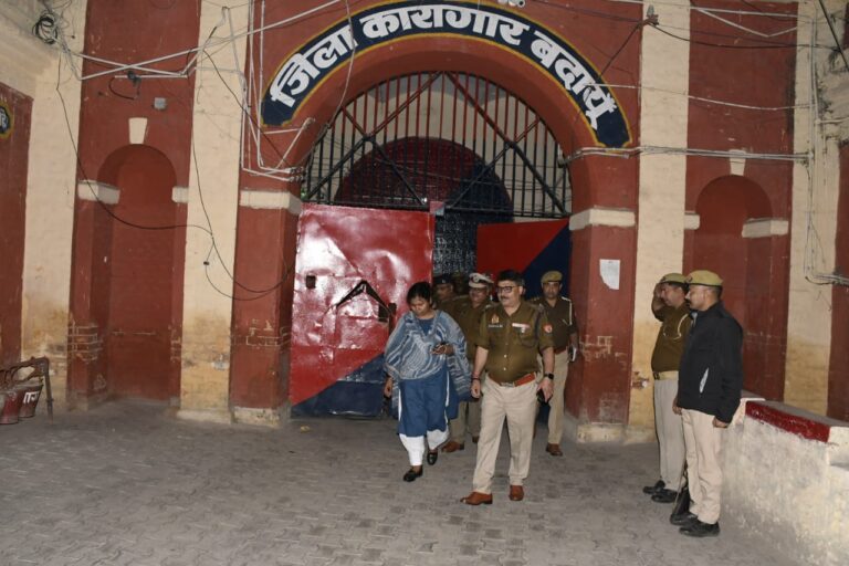 BADAUN NEWS: डीएम ने किया जिला कारागार का निरीक्षण