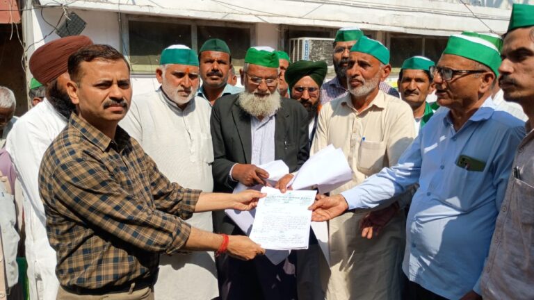 BAREILLY NEWS: समस्याओं को लेकर भारतीय किसान यूनियन टिकैत ने दिया ज्ञापन