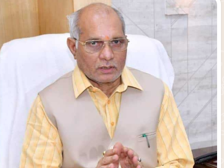 LUCKNOW: 20 अप्रैल से गोवंश के गले में लगेंगी रेडियम पट्टियाँ, सड़क हादसों पर लगेगी रोक