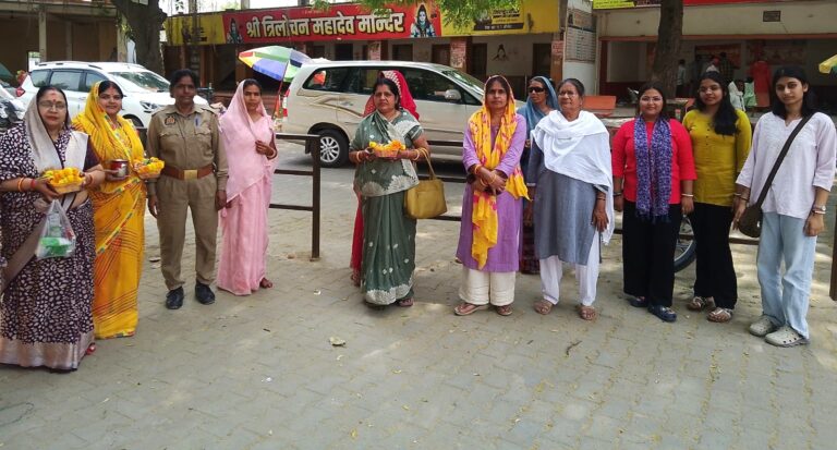 जौनपुर में मिशन शक्ति अभियान की पहल: महिलाओं और बालिकाओं को किया गया जागरूक, हेल्पलाइन नंबरों की दी जानकारी