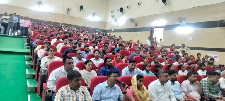 BADAUN NEWS: फार्मर रजिस्ट्री के बिना नहीं मिलेगा कृषि योजनाओं का लाभ: जिलाधिकारी ने कार्य की समयबद्ध पूर्णता के दिए निर्देश