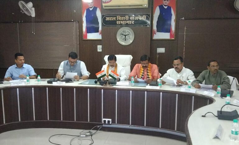 BUDAUN: लोक निर्माण विभाग ने 1748 करोड़ रुपए की कार्य योजना शासन को स्वीकृति हेतु भेजी, केंद्रीय राज्यमंत्री ने दिए गुणवत्ता पर विशेष ध्यान देने के निर्देश