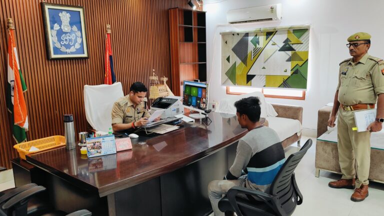 सोनभद्र में पुलिस अधीक्षक द्वारा जनता की समस्याओं की गई सुनवाई, त्वरित समाधान हेतु दिए निर्देश