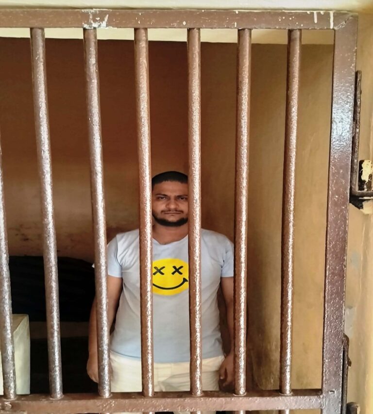 JAUNPUR: हत्या के मुकदमे में वांछित ₹50,000 के इनामी अभियुक्त इरफान को पुलिस व एसटीएफ ने किया गिरफ्तार