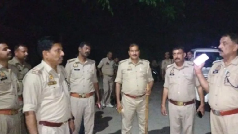 BUDAUN: मुंडन संस्कार से लौट रहे परिवार पर हमला, 30 घायल — महिलाओं से की गई अभद्रता, जेवर लूटे