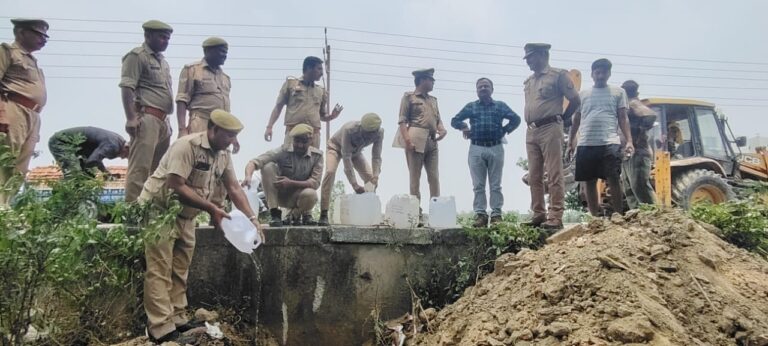 श्रावस्ती: आबकारी अधिनियम से संबंधित 32 मामलों की अवैध शराब का विधिक निस्तारण, “ऑपरेशन क्लीन” के तहत बड़ी कार्रवाई