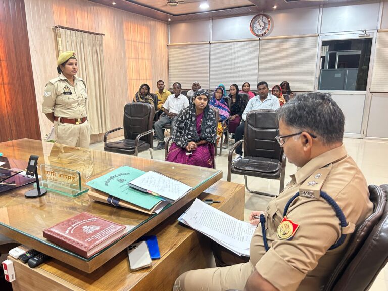 आजमगढ़: जनसुनवाई में नागरिकों की समस्याओं को गंभीरता से सुना गया, निष्पक्ष जांच व शीघ्र निस्तारण के निर्देश