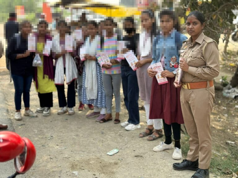 जौनपुर पुलिस की “शक्ति दीदी” का जागरूकता अभियान — मिशन शक्ति फेज-5 के अंतर्गत महिलाओं व बालिकाओं को किया गया जागरूक