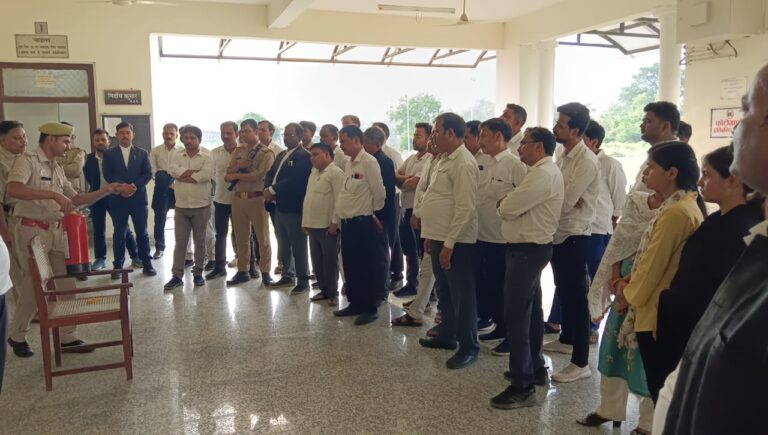 श्रावस्ती में अग्निशमन जागरूकता अभियान के तहत मॉक ड्रिल और प्रशिक्षण कार्यक्रम आयोजित