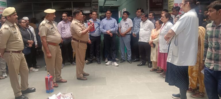 संयुक्त जिला चिकित्सालय भिनगा में अग्निसुरक्षा हेतु मॉकड्रिल एवं प्रशिक्षण आयोजित