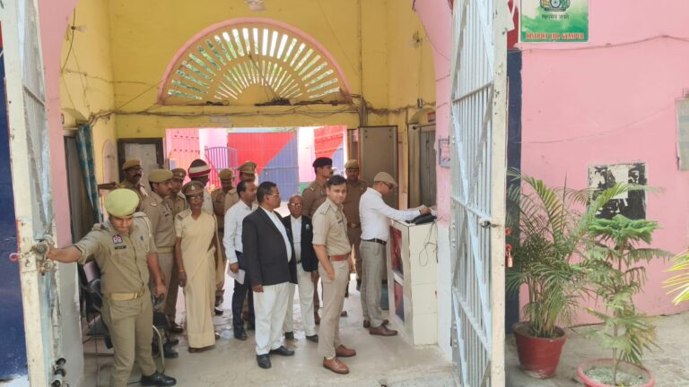 भदोही: जिलाधिकारी और पुलिस अधीक्षक का जिला कारागार ज्ञानपुर का संयुक्त निरीक्षण, दिए गए दिशा-निर्देश
