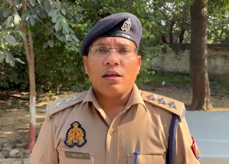 मोहम्मदाबाद हवाई पट्टी पर बड़ा हादसा टला — टेक ऑफ के दौरान चार्टर प्लेन का संतुलन बिगड़ा, विमान रनवे से उतरा!