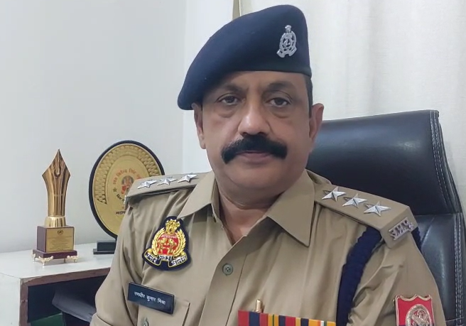 रॉबर्ट्सगंज टोल प्लाजा के पास युवक-युवती से लूट, चार अज्ञात बदमाशों ने नकदी, मोबाइल और स्वर्णाभूषण लूटे — पुलिस ने संदिग्धों को हिरासत में लिया!