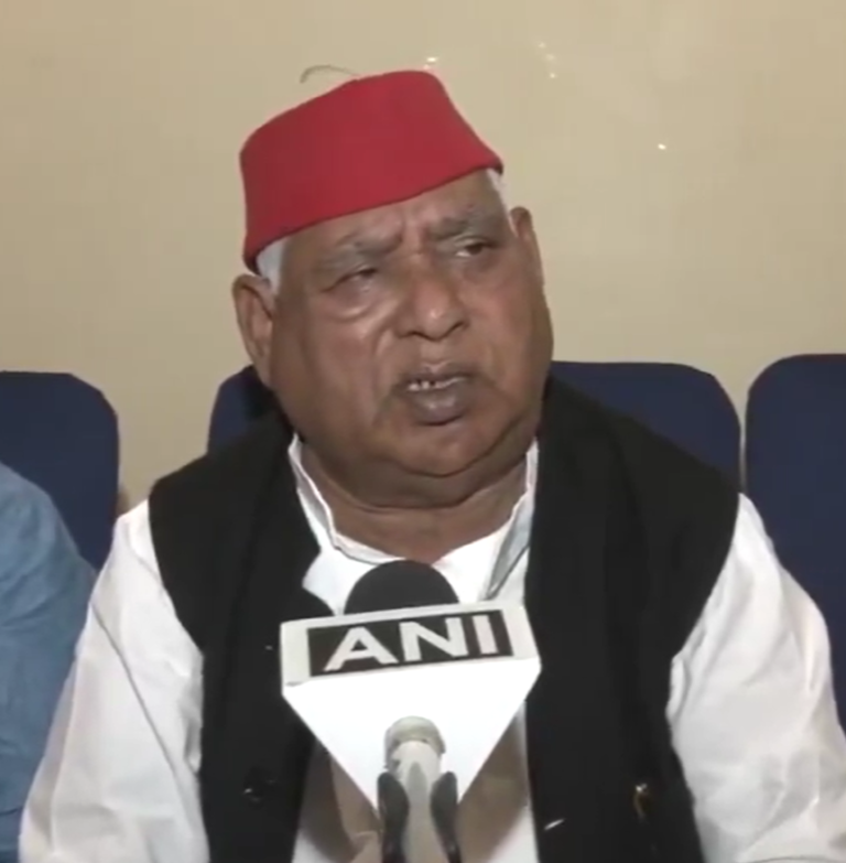 सपा सांसद अवधेश प्रसाद का बयान — बिहार चुनाव में उतरेंगे यूपी के नेता, 20 नामों की लिस्ट जारी!