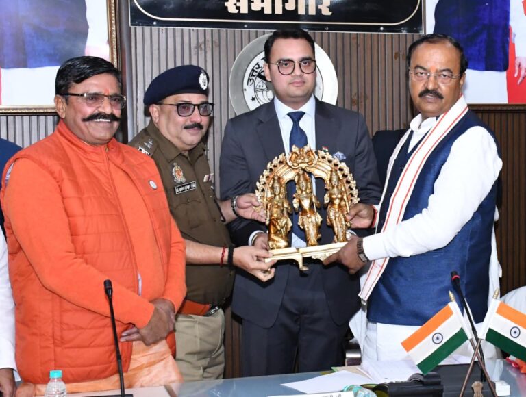 बदायूँ में उपमुख्यमंत्री केशव प्रसाद मौर्य ने की विकास और कानून व्यवस्था की बड़ी समीक्षा, अधिकारियों को सख्त निर्देश